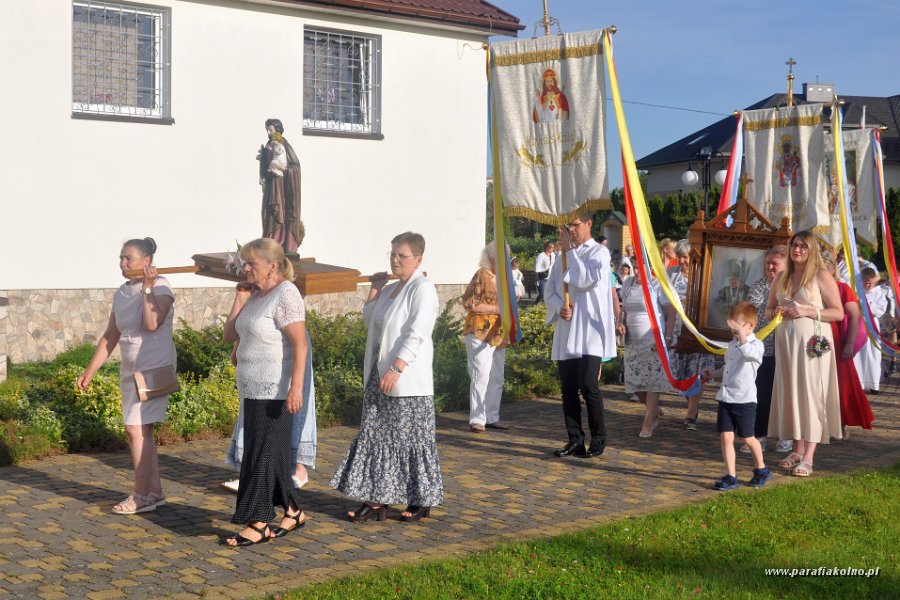 56 Procesja eucharystyczna.jpg